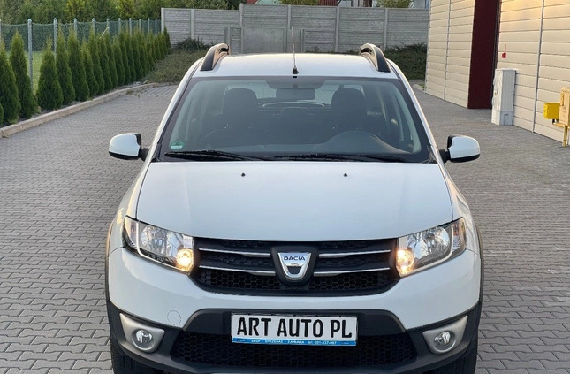 Dacia Sandero Stepway cena 29997 przebieg: 140000, rok produkcji 2015 z Puławy małe 352